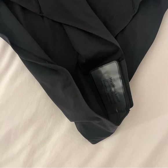 New Lululemon Wundermost Ultra-Soft High-Neck Sleeveless Bodysuit XS Black $68 - Picture 8 of 9